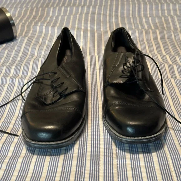 Bostonian Men's Classic Black Oxfords - Picture 3 of 8